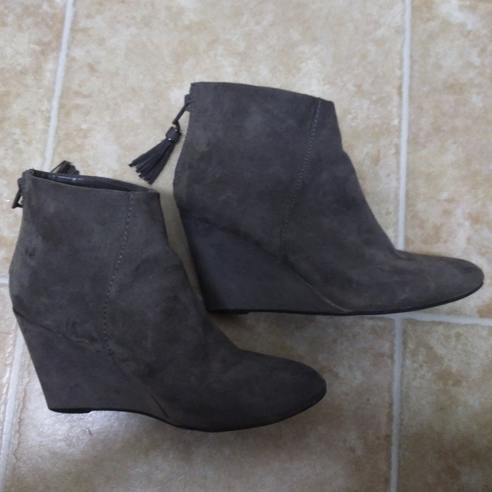 Chaming Charlie Booties - Picture 7 of 8